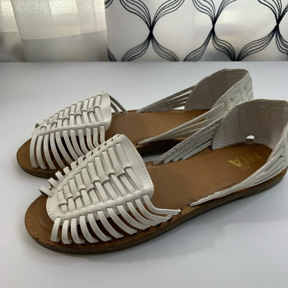 Mia girl Women’a Huarache Sandal Flat White color, size 6,7,8,9,11 - Picture 10 of 15